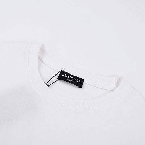 バレンシアガ  シンプルでクラシックなロゴ入りトラ柄印刷Tシャツ