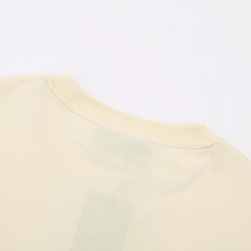 GUCCI 春夏の新作!グッチ 猫のロゴが印刷されたカラフルなコットンTシャツ