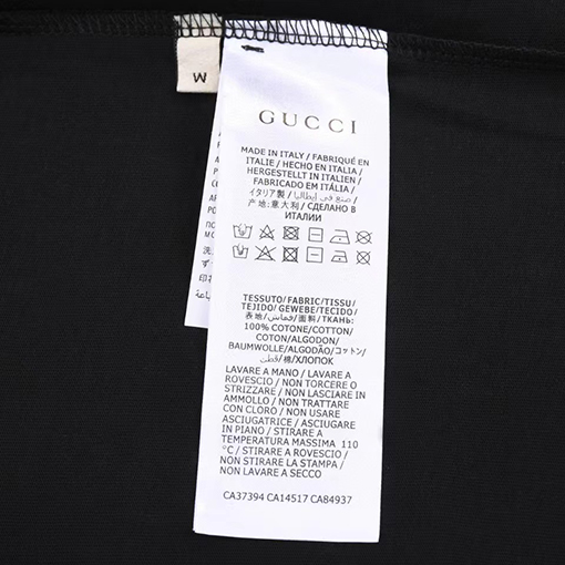 GUCCI  春夏の新作！グッチ  猫のロゴが印刷されたカラフルなコットンTシャツ