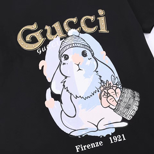 GUCCI 春夏の新作!グッチ 猫のロゴが印刷されたカラフルなコットンTシャツ