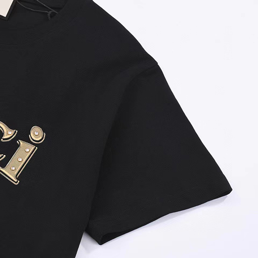 GUCCI 春夏の新作!グッチ 猫のロゴが印刷されたカラフルなコットンTシャツ