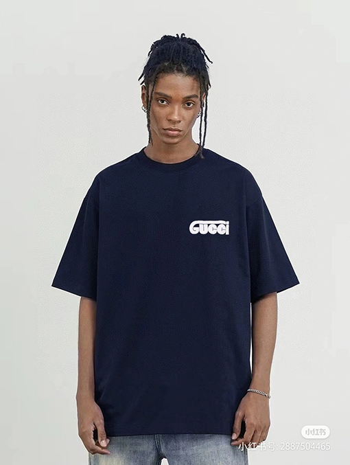 グッチ 半袖Tシャツ グラマラスな涂雅文字と立体感のあるデザインが魅力