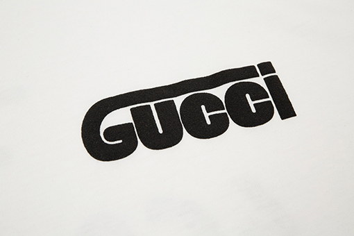 グッチ 半袖Tシャツ グラマラスな涂雅文字と立体感のあるデザインが魅力