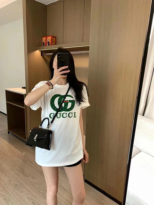 グッチ 半袖Tシャツ スーパーコピー デジタルプリントのダブルGロゴがおしゃれ