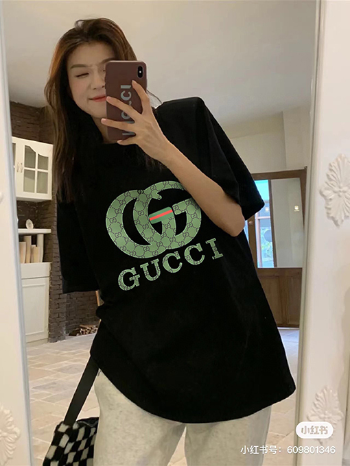 グッチ 半袖Tシャツ スーパーコピー デジタルプリントのダブルGロゴがおしゃれ