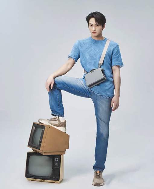 フェンディ ニット 半袖Tシャツ フリンジニットセーター - 暖かく快適なファッション