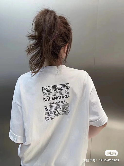 バレンシアガ 刺繍入り半袖Tシャツスーパーコピー  精密なディテールのファッションBALENCIAGA
