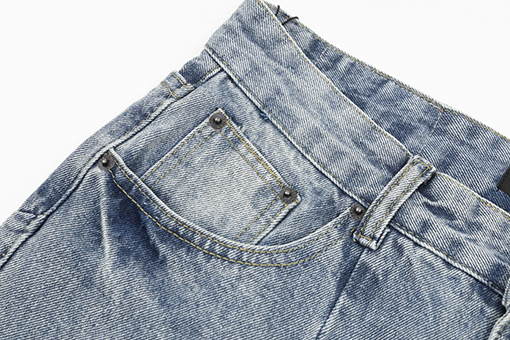 バレンシアガ デニムパンツ ガ ウォッシュド加工のルーズなデニムパンツ