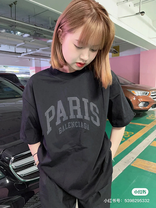 バレンシアガ 半袖Tシャツコピー  パリ限定の文字プリントTシャツ