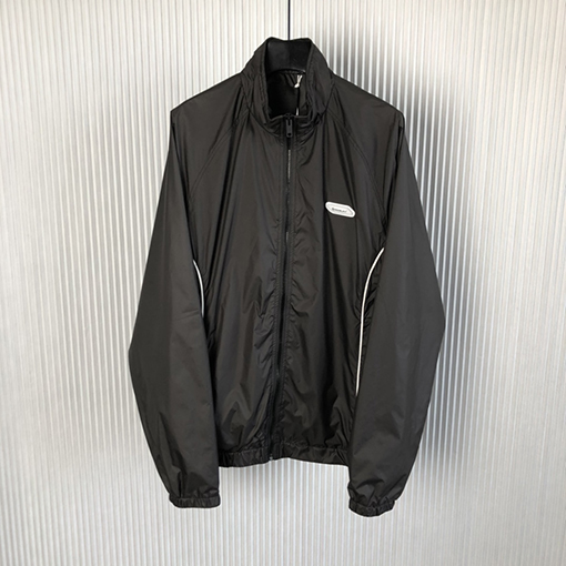 ジバンシイジャケット スーパーコピー GIVENCHY 環境に優しいナイロン長袖スキンジャケット TK-MXシリーズ スタンドカラー仕様