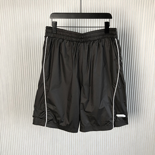 ジバンシイ パンツ  スーパーコピー   GIVENCHY 春夏の新作、肌に優しい明るい短パン  ショート ハーフパンツ