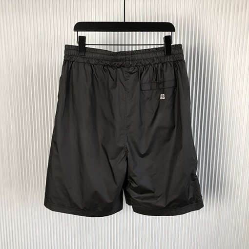 ジバンシイ パンツ  スーパーコピー   GIVENCHY 春夏の新作、肌に優しい明るい短パン  ショート ハーフパンツ