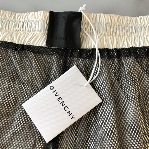ジバンシイ パンツ  スーパーコピー   GIVENCHY 春夏の新作、肌に優しい明るい短パン  ショート ハーフパンツ