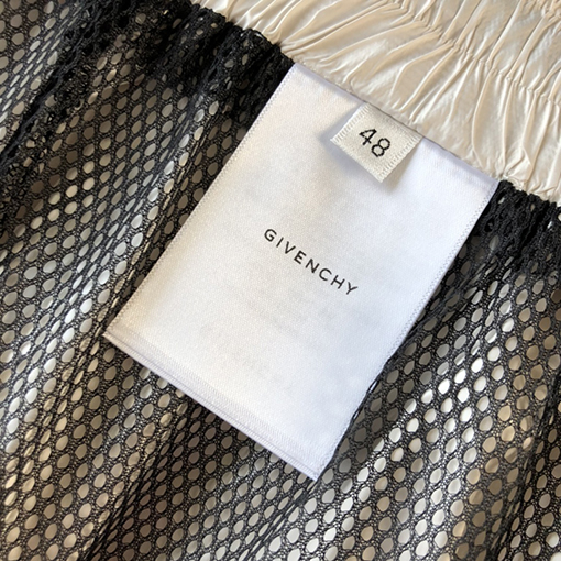 ジバンシイ パンツ  スーパーコピー   GIVENCHY 春夏の新作、肌に優しい明るい短パン  ショート ハーフパンツ