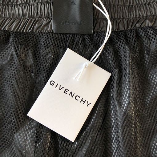 ジバンシイ パンツ  スーパーコピー   GIVENCHY 春夏の新作、肌に優しい明るい短パン  ショート ハーフパンツ