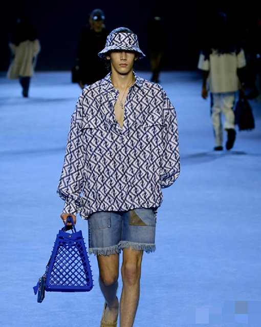 フェンディ シャツ FENDI リラックス感満載のFF柄シャツ