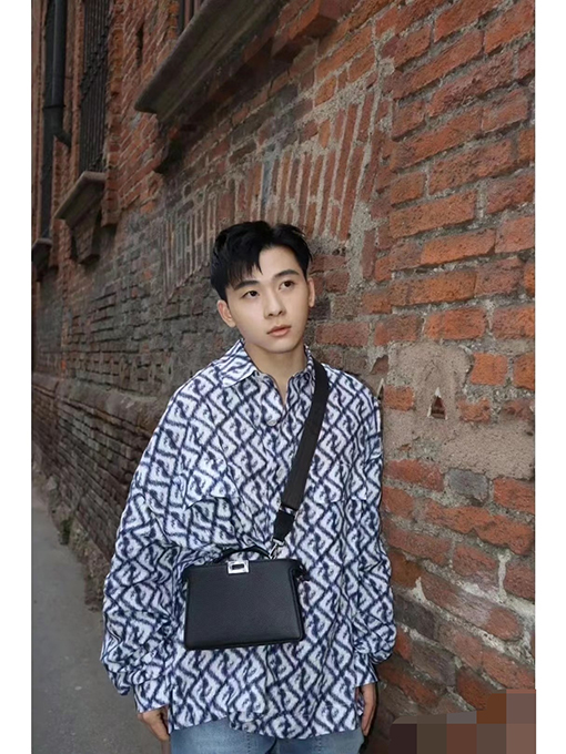 フェンディ シャツ FENDI リラックス感満載のFF柄シャツ