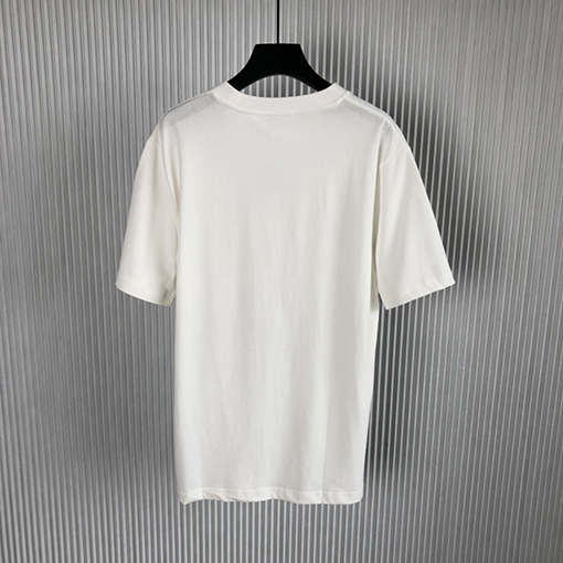 プラダ 半袖Tシャツ スーパーコピー 新作エンボス押しロゴ半袖Tシャツ。