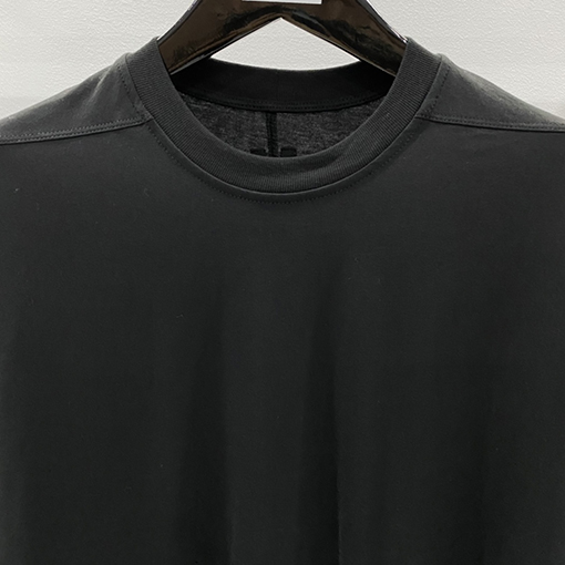 リックオウエンス  DRKSHDW人物ステッカープリントのワイドフィット半袖Tシャツ