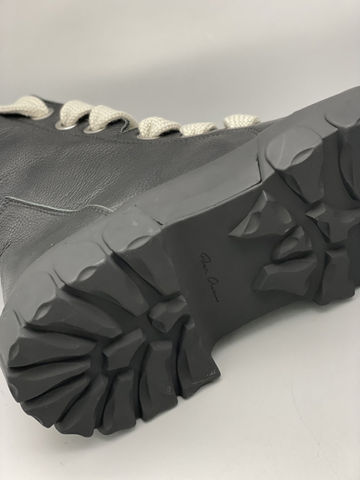 リックオウエンス ブーツ スーパーコピー  牛革を使用した手作りのジップアップシューズ
