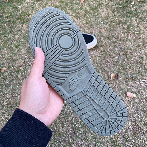 ナイキ  スニーカースーパーコピー ジョーダン1 LOW x Travis Scott オリーブ  シューズ