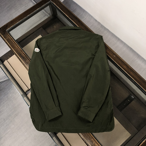 モンクレール ジャケット スーパーコピー MONCLER 個性的なジッパーデザインが特徴の新しいシャツスタイルジャケット