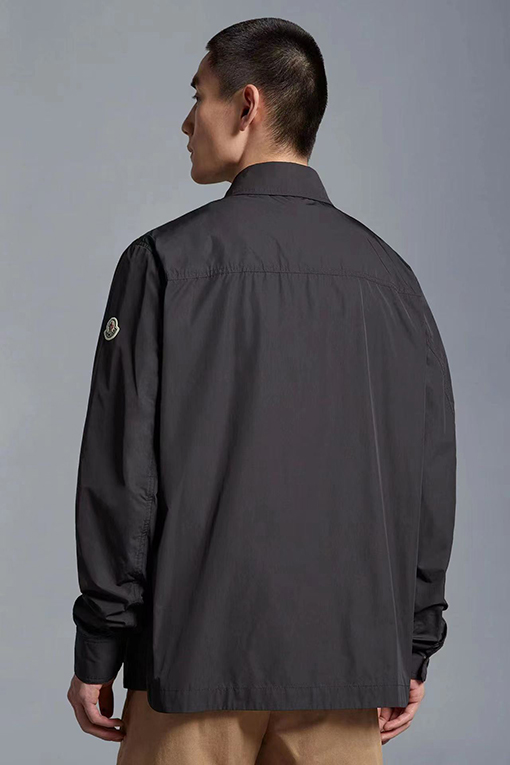 モンクレール ジャケット スーパーコピー MONCLER 個性的なジッパーデザインが特徴の新しいシャツスタイルジャケット