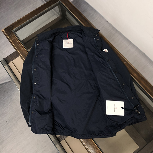 モンクレール ジャケット スーパーコピー MONCLER 個性的なジッパーデザインが特徴の新しいシャツスタイルジャケット