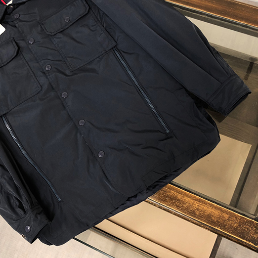 モンクレール ジャケット スーパーコピー MONCLER 個性的なジッパーデザインが特徴の新しいシャツスタイルジャケット