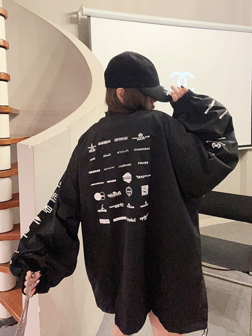 バレンシアガ LOGOMANIA ALLOVER エンブレムコレクションのダンマク超ワイドフィットフーディージャケット