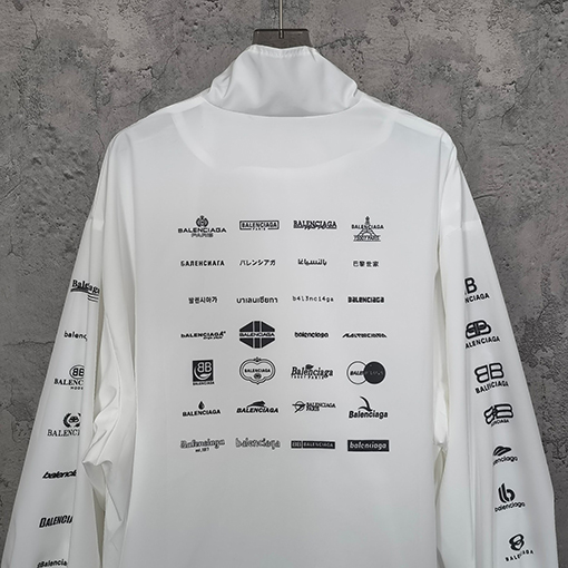 バレンシアガ LOGOMANIA ALLOVER エンブレムコレクションのダンマク超ワイドフィットフーディージャケット