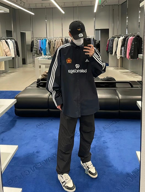 バレンシアガ シャツ ADIDAS × BLCG × マンチェスターロゴ入り長袖UVカットシャツ