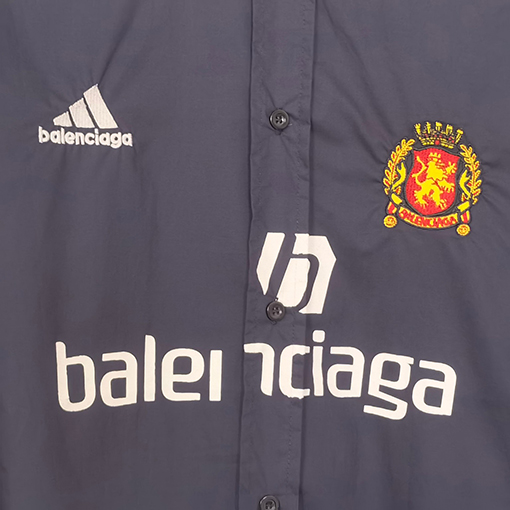 バレンシアガ シャツ ADIDAS × BLCG × マンチェスターロゴ入り長袖UVカットシャツ