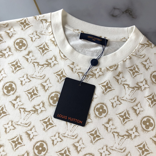 ルイヴィトン 半袖Tシャツ スーパーコピー Louis Vuitton 夏のトレンド!モノグラムサンド柄Tシャツ