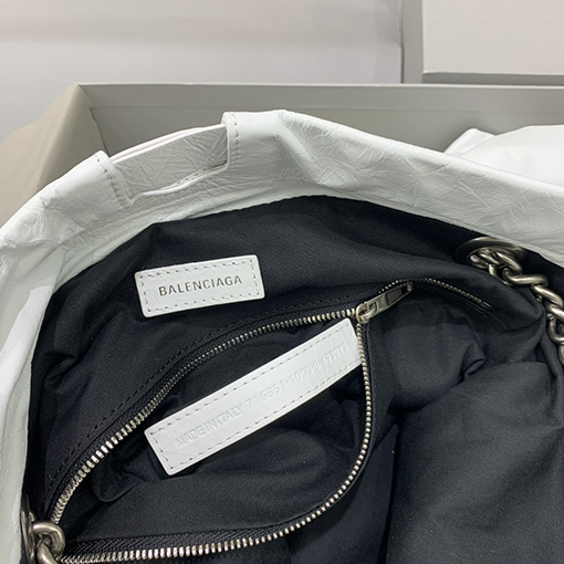 バレンシアガ ショルダーバッグスーパーコピー  BALENCIAGA CRUSH シリーズ　ごみ袋
