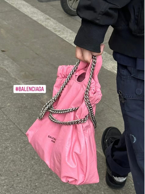 バレンシアガ ショルダーバッグ コピー BALENCIAGA CRUSH シリーズ ごみ袋 スモールサイズ