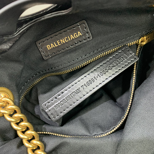バレンシアガ ショルダーバッグ コピー BALENCIAGA CRUSH シリーズ ごみ袋 スモールサイズ