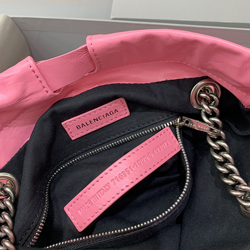 バレンシアガ ショルダーバッグ コピー　BALENCIAGA CRUSH シリーズ　ごみ袋　スモールサイズ