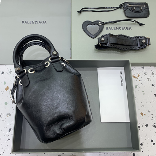 バレンシアガ ショルダーバッグ コピー BALENCIAGA 新しいバケツバッグ-可愛くて実用的 全2色