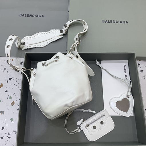 バレンシアガ ショルダーバッグ コピー　 BALENCIAGA 新しいバケツバッグ スモールサイズ　全2色