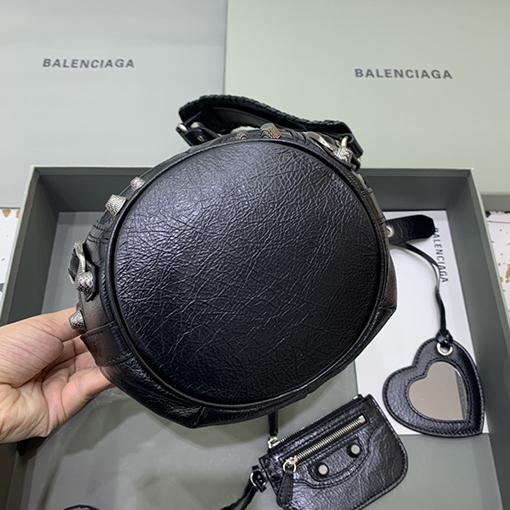 バレンシアガ ショルダーバッグ コピー　 BALENCIAGA 新しいバケツバッグ スモールサイズ　全2色