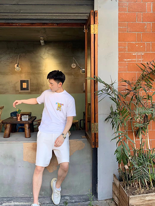 モスキーノ 短袖Tシャツ スーパーコピー のカラフルなクマの短袖Tシャツ