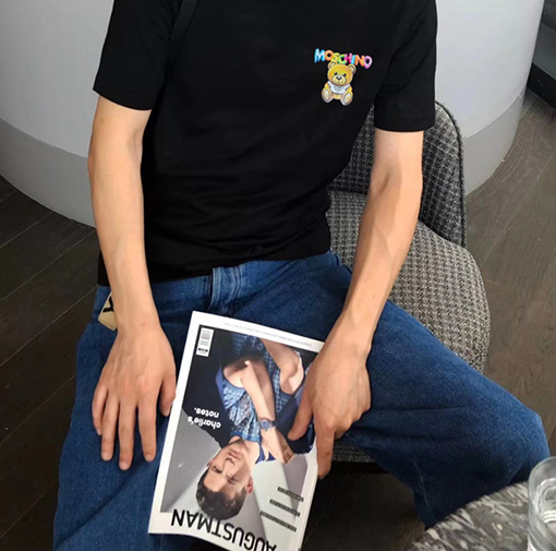 モスキーノ 短袖Tシャツ スーパーコピー のカラフルなクマの短袖Tシャツ