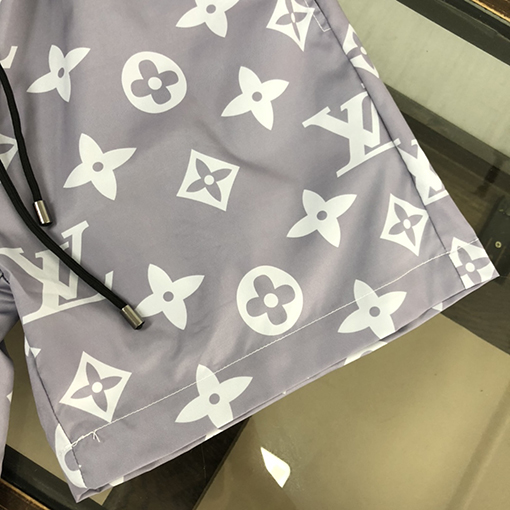 ルイヴィトン ビーチパンツ  内側にネット素材の裏地付き ゆったりとした通気性 旅行に必須のアイテム！