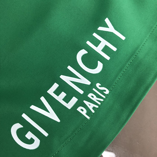 ジバンシイ ビーチパンツ GIVENCHYスーパーコピー 内部に通気性の高いネット裏地付き 家旅行に最適な選択