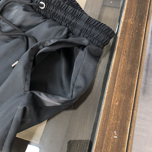 ジバンシイ ビーチパンツ GIVENCHYスーパーコピー 内部に通気性の高いネット裏地付き 家旅行に最適な選択