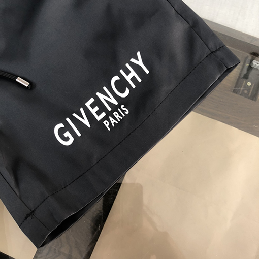 ジバンシイ ビーチパンツ GIVENCHYスーパーコピー 内部に通気性の高いネット裏地付き 家旅行に最適な選択