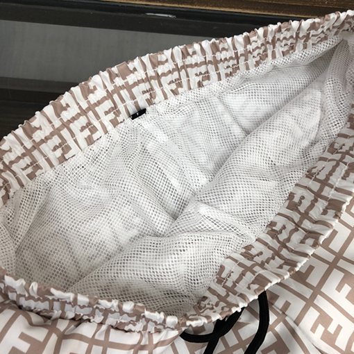 フェンディビーチパンツ スーパーコピー FENDI 網状の生地が内蔵された快適さ抜群なINSのビーチパンツ