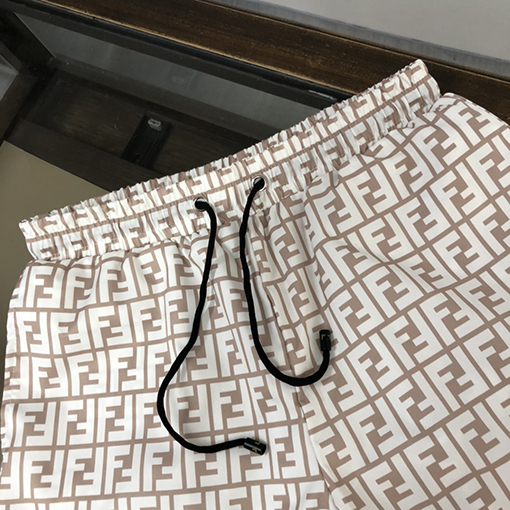 フェンディビーチパンツ スーパーコピー FENDI 網状の生地が内蔵された快適さ抜群なINSのビーチパンツ
