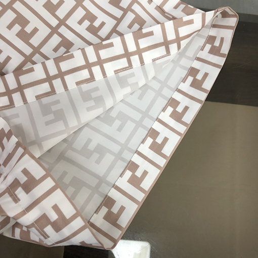 フェンディビーチパンツ スーパーコピー FENDI 網状の生地が内蔵された快適さ抜群なINSのビーチパンツ
